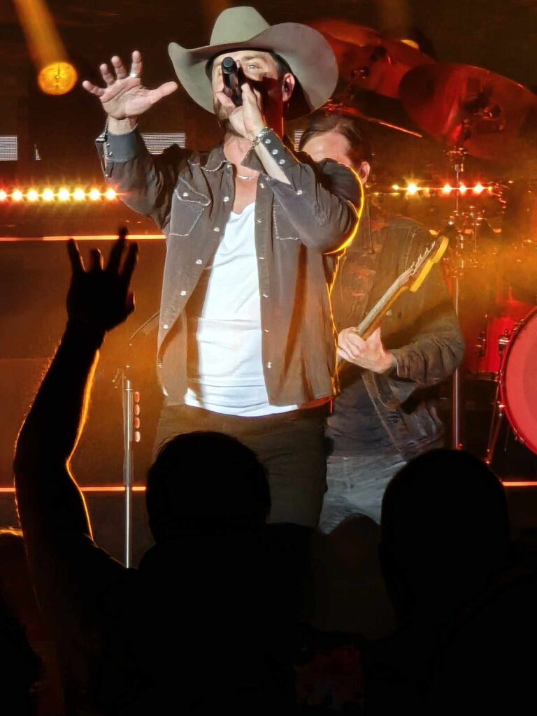 Dustin Lynch Killed The Cowboy Tour Setlist & Concert Review